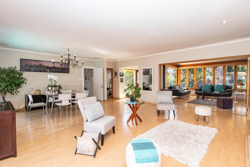 3 Bedroom Property for Sale in Constantia Western Cape